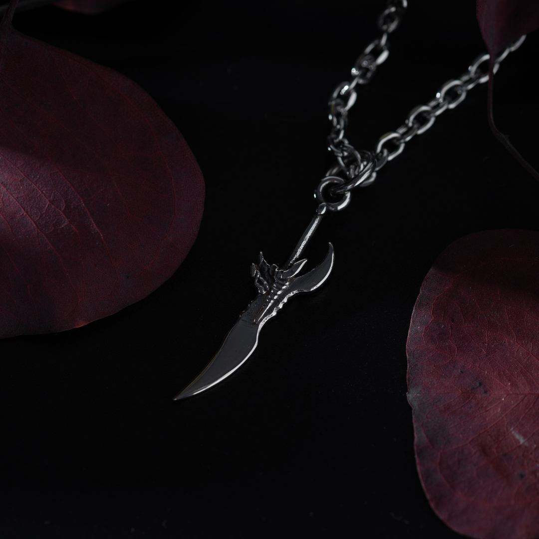 Rasaka's Fang Necklace