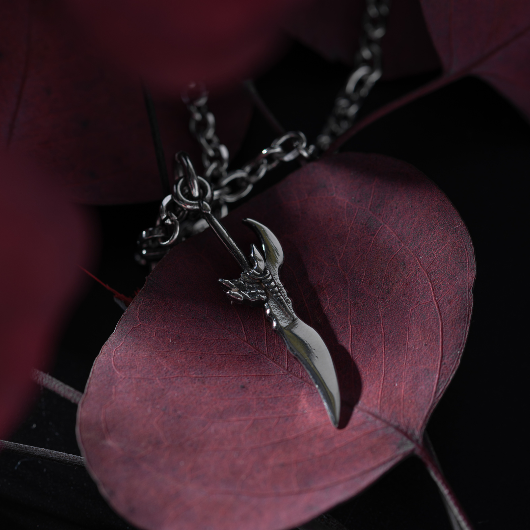 Rasaka's Fang Necklace